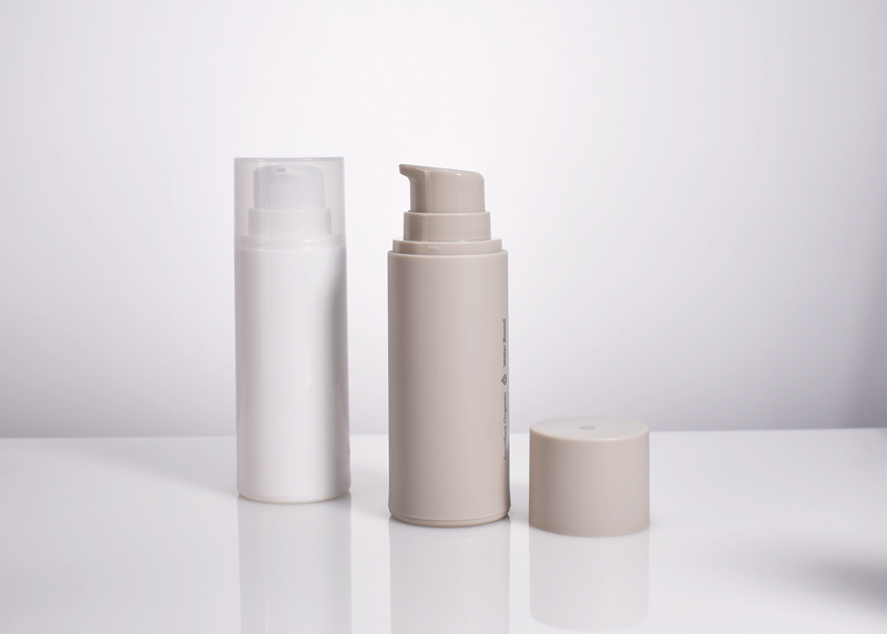 squat plastic airless pump bottles as sustainable skincare packaging for wholesale and custom design