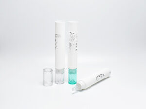 Empty plastic PE cosmetic dropper tip tube with dust-free cap, designed for precise application of serums, creams, gels, and beauty oils. Customizable and available for wholesale.
