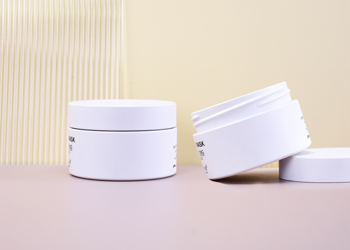 premium plastic cosmetic skincare jar at 100ml